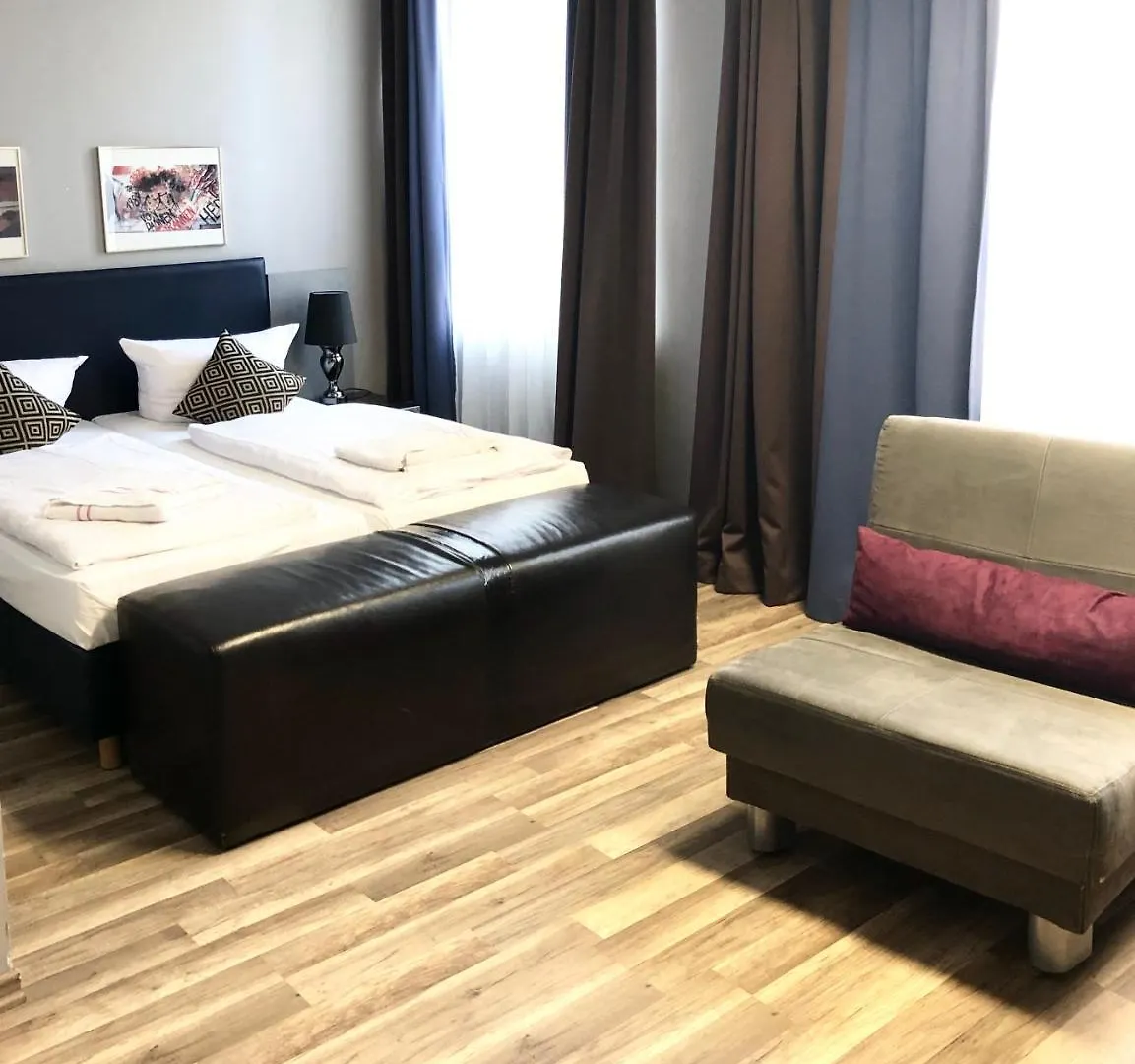 Hotel Arena Inn - Berlin Mitte 3*,